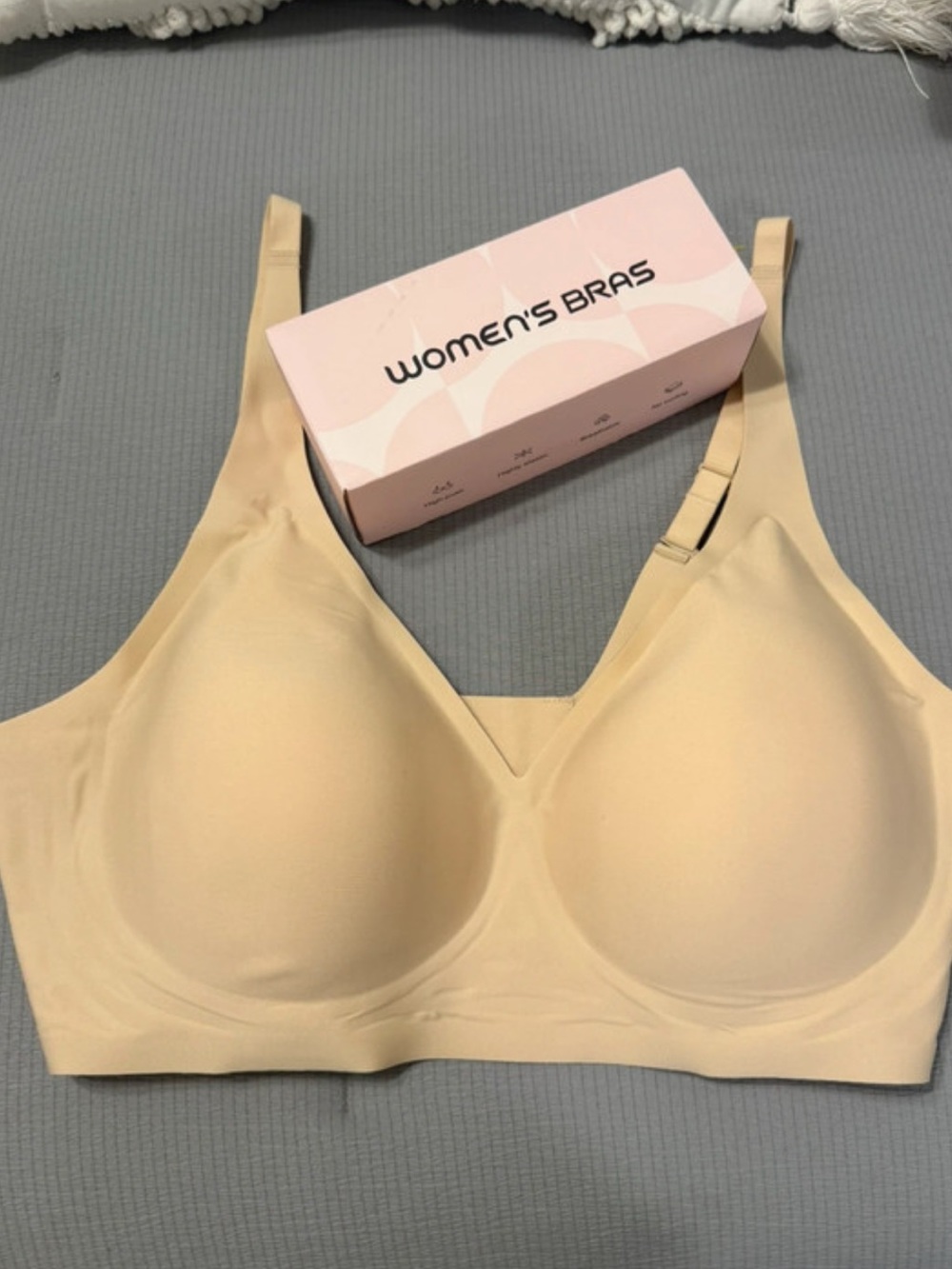 NEW Buttery Soft Seamless Wireless Bra Multiple Sizes NWT